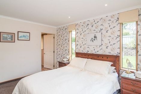 Photo of property in 15 Millennium Hill, Paraparaumu, 5032