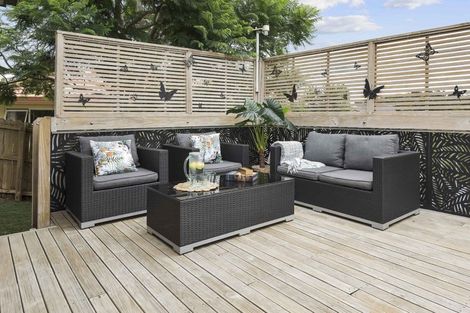 Photo of property in 28 Hawaiian Parade, Arkles Bay, Whangaparaoa, 0932