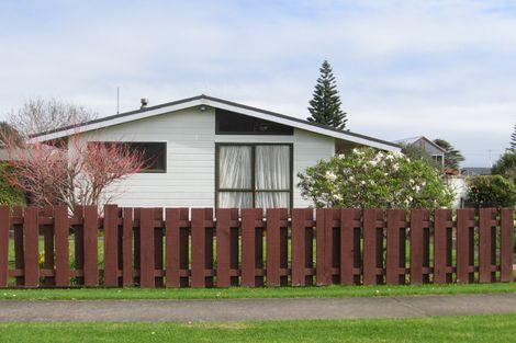 Photo of property in 29 West Crescent, Te Puru, Thames, 3575