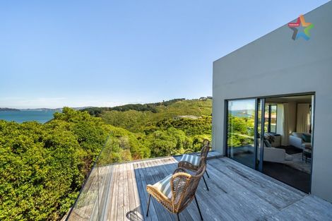 Photo of property in 7 Green Park Lane, Korokoro, Lower Hutt, 5012