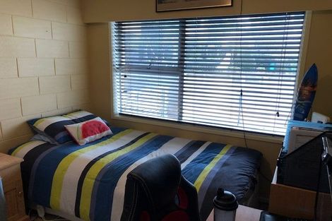 Photo of property in 2/16 Beach Road, Castor Bay, Auckland, 0620