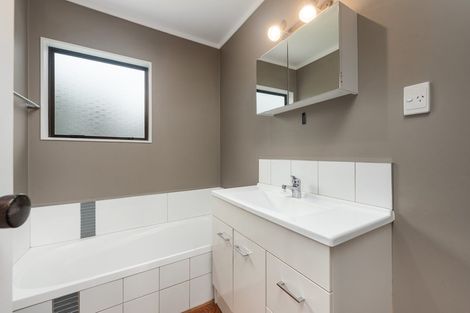 Photo of property in 60 Atuaroa Avenue, Te Puke, 3119