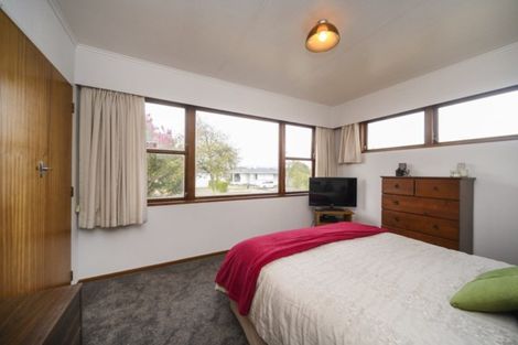 Photo of property in 10 Wairau Place, Kelvin Grove, Palmerston North, 4414