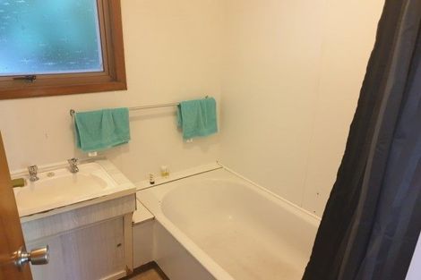 Photo of property in 8 Evergreen Place, Sunshine Bay, Queenstown, 9300