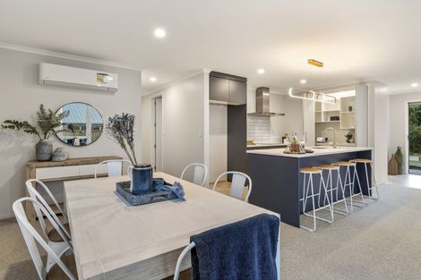 Photo of property in 43 Pakanga Grove, Pyes Pa, Tauranga, 3112