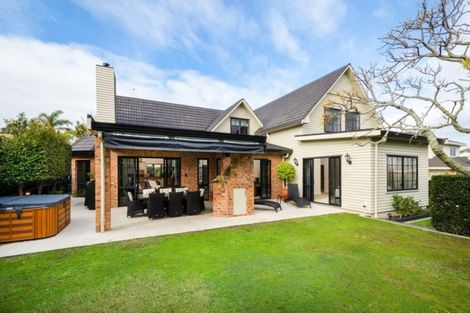 Photo of property in 9 Kahala Place, West Harbour, Auckland, 0618