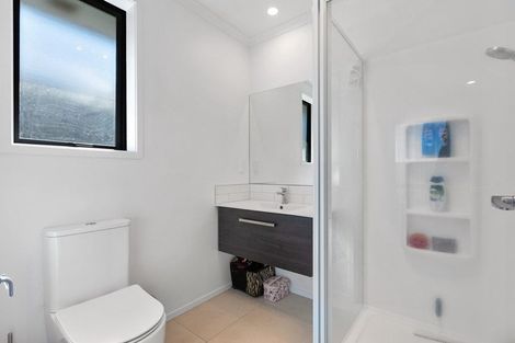 Photo of property in 18 Pioneer Crescent, Omokoroa, 3114