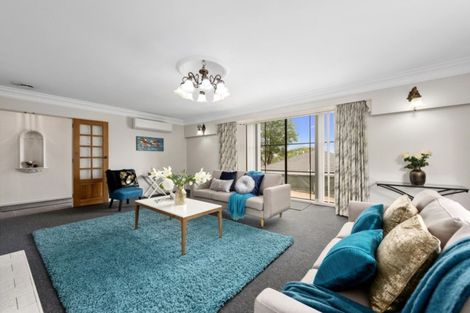 Photo of property in 14 King Charles Drive, Kingsley Heights, Upper Hutt, 5018