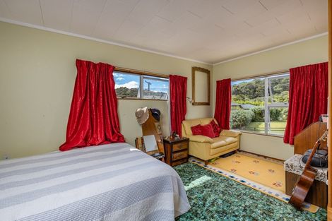 Photo of property in 35 Te Maika Road, Ngunguru, Whangarei, 0173