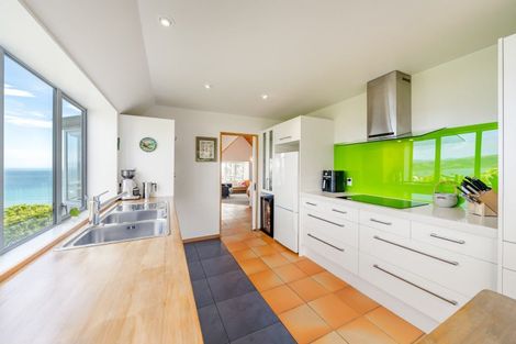 Photo of property in 1 Roys Road, Plimmerton, Porirua, 5026