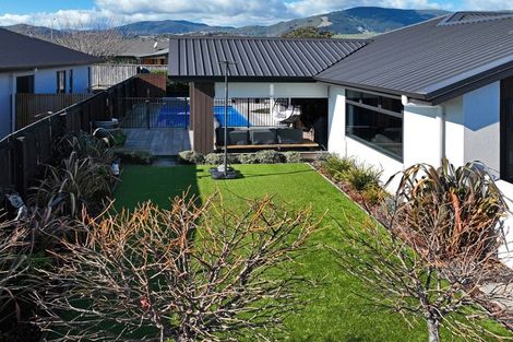 Photo of property in 8 Rosemary Place, Stoke, Nelson, 7011