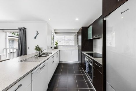 Photo of property in 2/143a Wiseley Road, West Harbour, Auckland, 0618