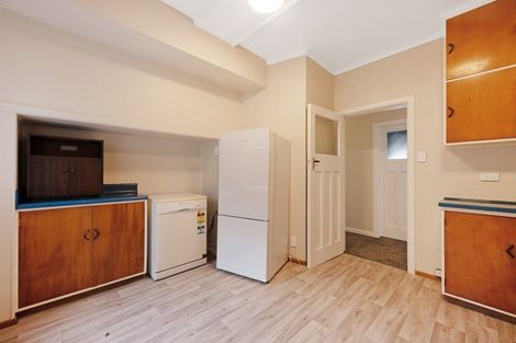 Photo of property in 118 Kelburn Parade, Kelburn, Wellington, 6012