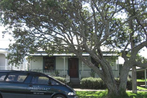 Photo of property in 2/29 William Bond Street, Stanley Point, Auckland, 0624