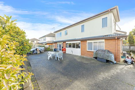 Photo of property in 42 Thornbury Crescent, East Tamaki Heights, Auckland, 2016