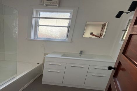 Photo of property in 35 Rangiora Avenue, Roslyn, Palmerston North, 4414