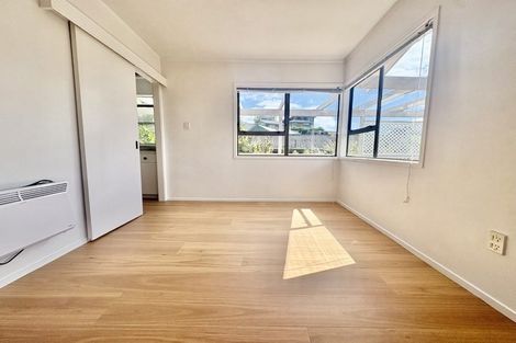 Photo of property in 957 East Coast Road, Torbay, Auckland, 0630