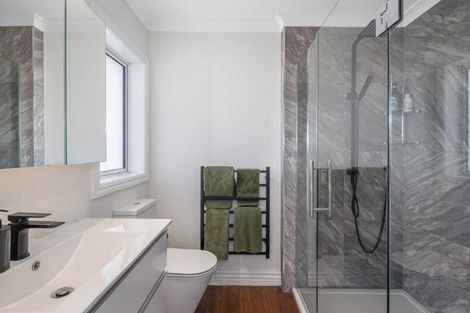 Photo of property in 30 Grumman Lane, Newlands, Wellington, 6037