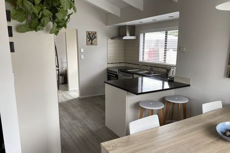 Photo of property in 89 Queens Road, Waikanae Beach, Waikanae, 5036