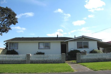 Photo of property in 5 Carson Street, Castlecliff, Whanganui, 4501