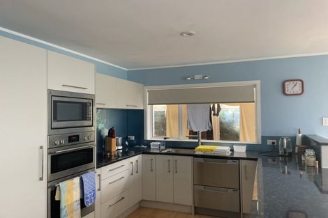 Photo of property in 88 Target Road, Totara Vale, Auckland, 0629