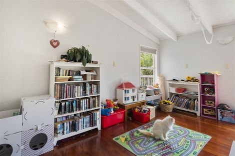 Photo of property in 62 Braemar Road, Castor Bay, Auckland, 0620