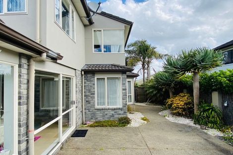 Photo of property in 25a Bluefin Way, West Harbour, Auckland, 0618