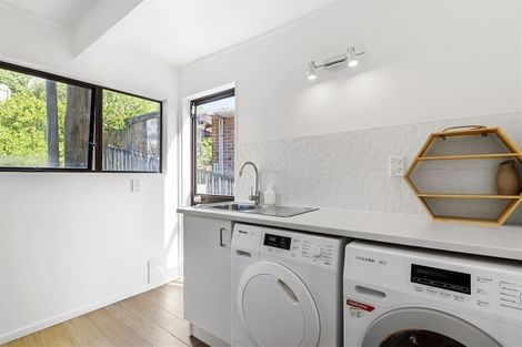 Photo of property in 13 Oaktree Avenue, Browns Bay, Auckland, 0630