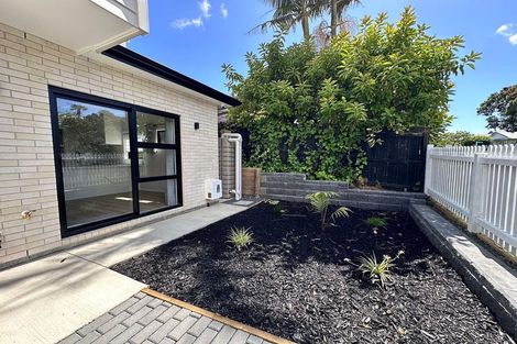 Photo of property in 17a Artesia Close, Shamrock Park, Auckland, 2016