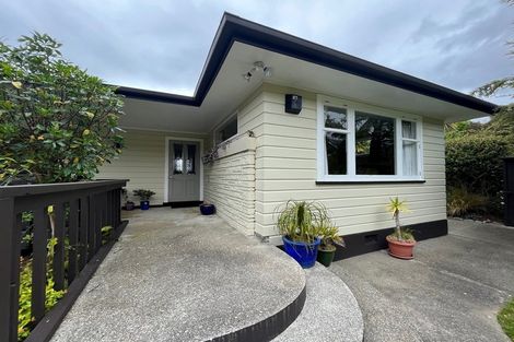 Photo of property in 106 Normandale Road, Normandale, Lower Hutt, 5010