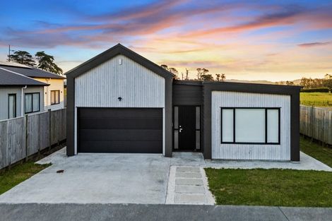 Photo of property in 79 Clarks Beach Road, Clarks Beach, 2122