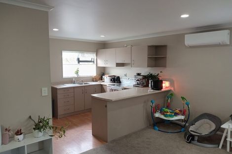 Photo of property in 2 Preston Avenue, Henderson, Auckland, 0610