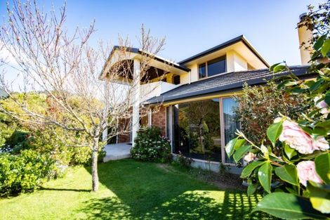 Photo of property in 14 Ranui Street, Waikawa, Picton, 7220