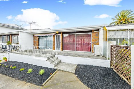 Photo of property in 2/87 Station Road, Papatoetoe, Auckland, 2025