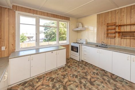 Photo of property in 12 Matai Street, Castlecliff, Whanganui, 4501