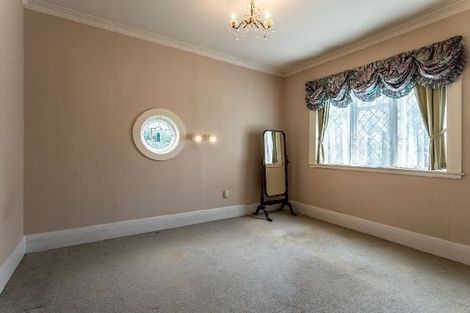 Photo of property in 475 Glenfield Road, Glenfield, Auckland, 0629