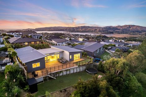 Photo of property in 136 Endeavour Drive, Whitby, Porirua, 5024