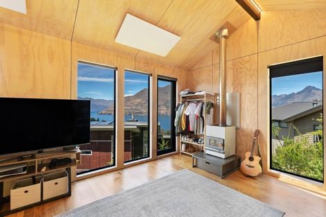 Photo of property in 45 Dart Place, Fernhill, Queenstown, 9300