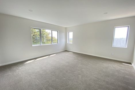 Photo of property in 22 Lorikeet Place, Unsworth Heights, Auckland, 0632
