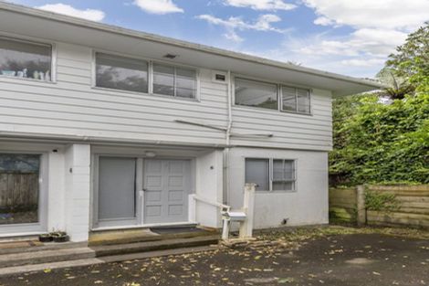 Photo of property in 6 Cyril Way, Paparangi, Wellington, 6037