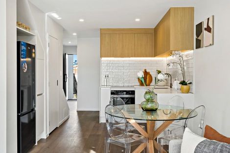 Photo of property in 1/4 Glenburn Road, Hobsonville, 0616