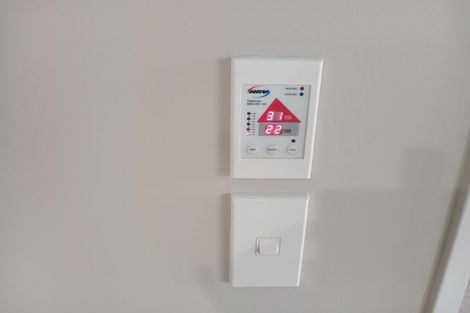 Photo of property in 2 Preston Avenue, Henderson, Auckland, 0610