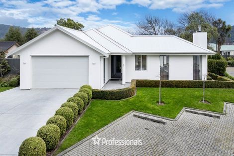 Photo of property in 5 Bateson Way, Heretaunga, Upper Hutt, 5018