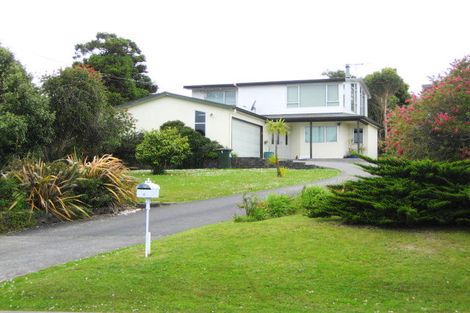 Photo of property in 6 Shakespear Road, Army Bay, Whangaparaoa, 0930