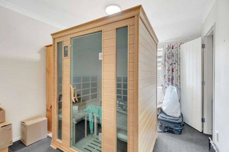 Photo of property in 12 Ruru Place, Levin, 5510