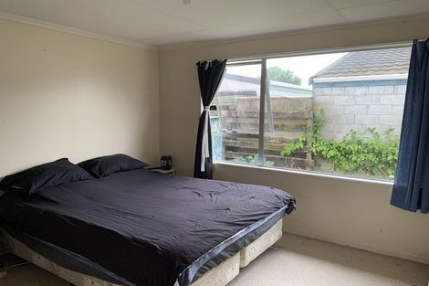 Photo of property in 4-6 Cumberland Place, Kelvin Grove, Palmerston North, 4414