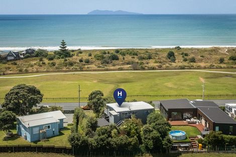 Photo of property in 118 Seaforth Road, Waihi Beach, 3611