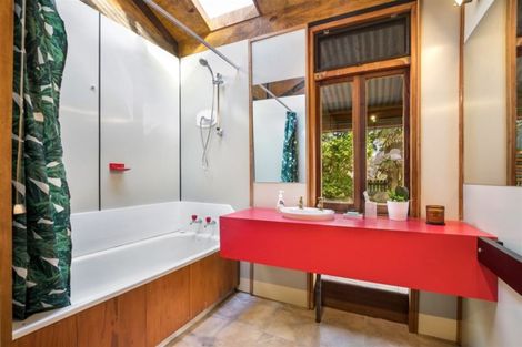 Photo of property in 118 Bethells Road, Waitakere, Henderson, 0781