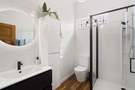 Photo of property in 50a Ngataringa Road, Devonport, Auckland, 0624