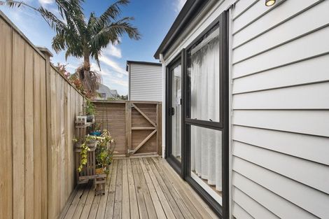 Photo of property in 152b Luckens Road, West Harbour, Auckland, 0618